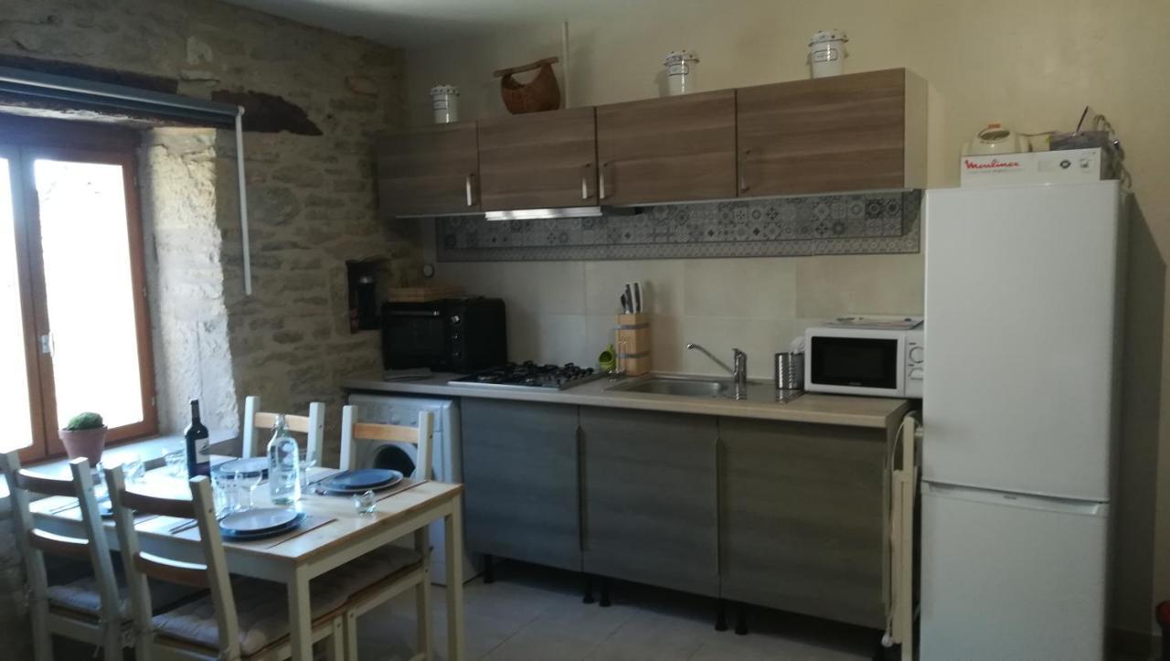 Le Mas De Carrie Bed & Breakfast Parisot  Eksteriør bilde