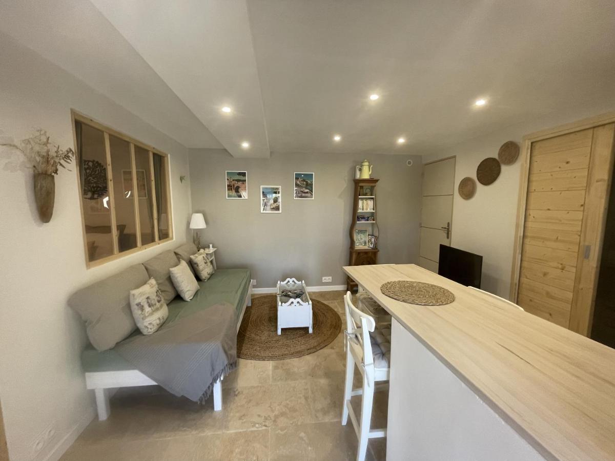 Le Mas De Carrie Bed & Breakfast Parisot  Eksteriør bilde