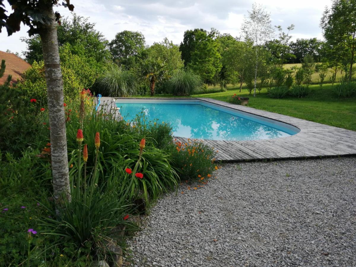 Le Mas De Carrie Bed & Breakfast Parisot  Eksteriør bilde