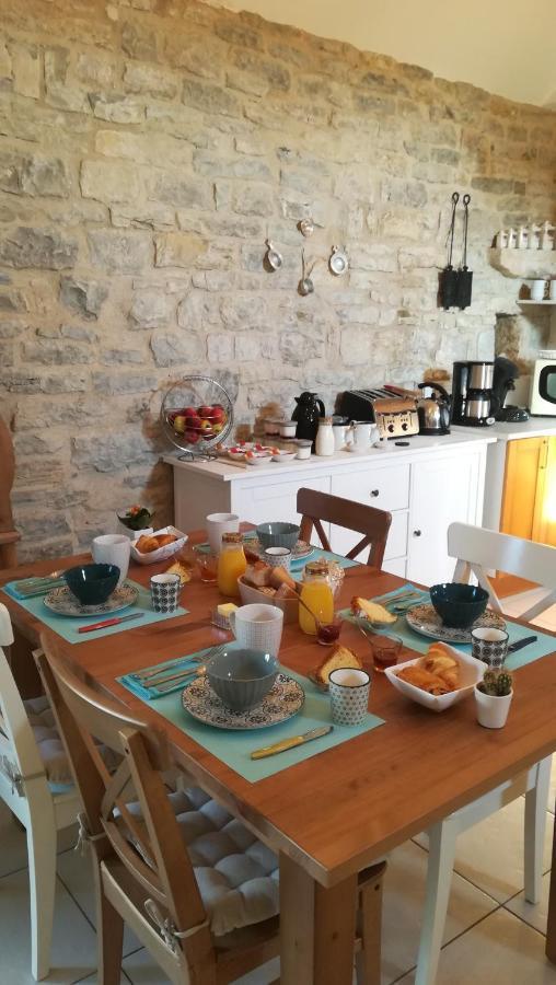Le Mas De Carrie Bed & Breakfast Parisot  Eksteriør bilde